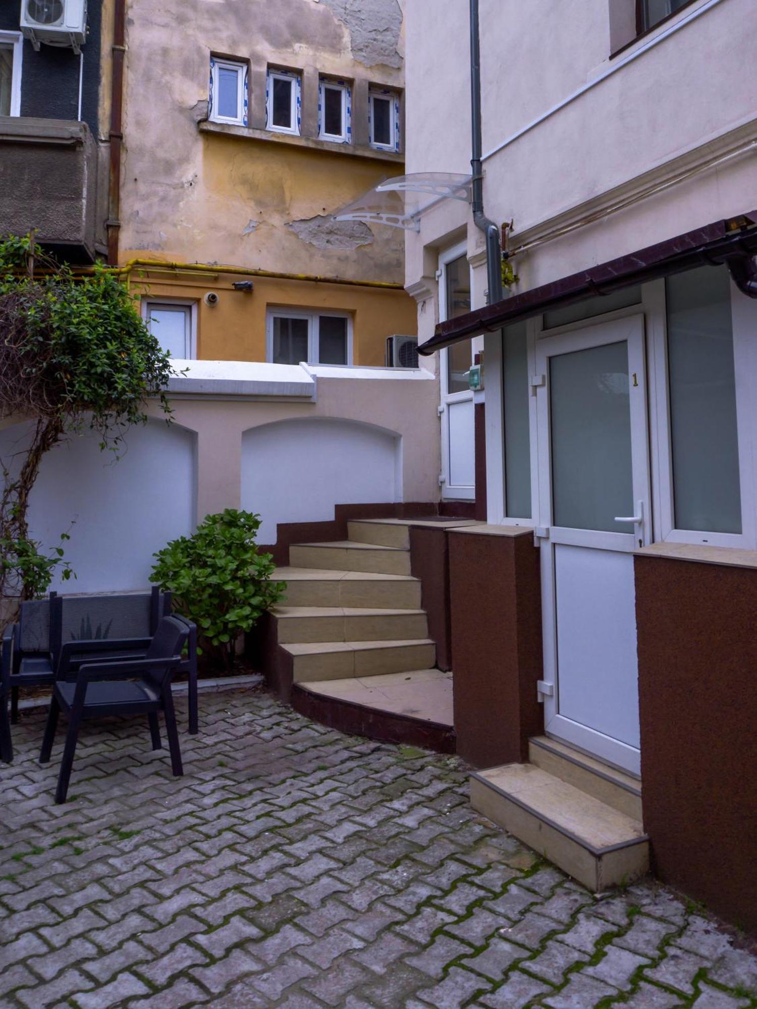 Comfortable Apartment University Square Букурещ Екстериор снимка