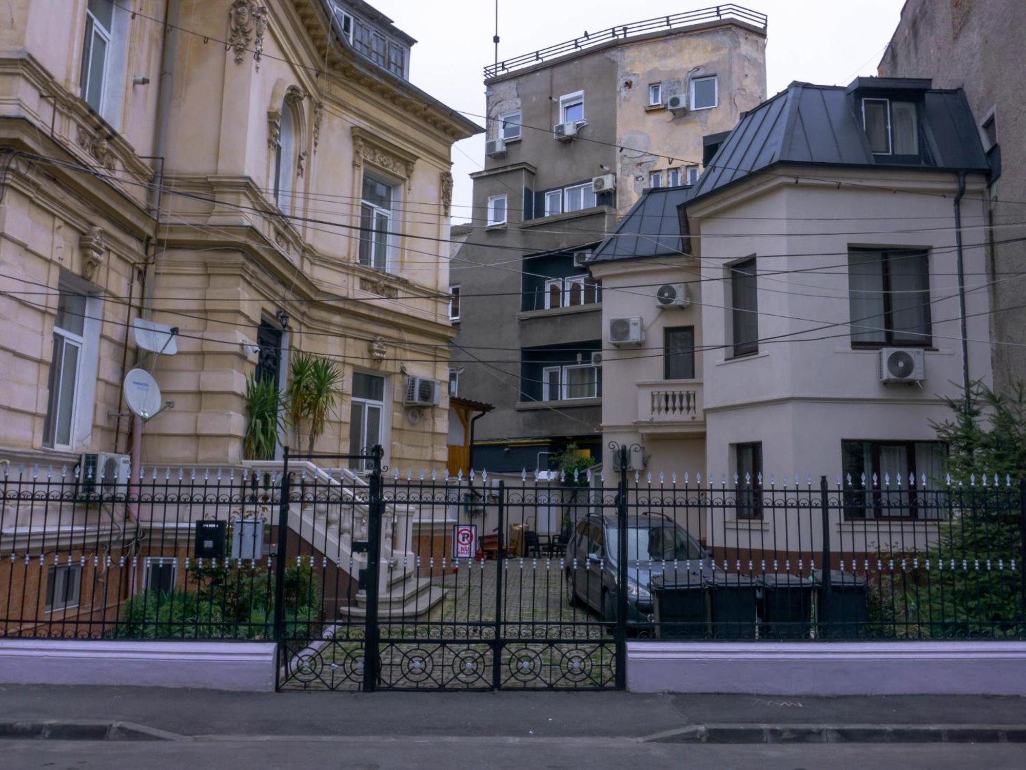 Comfortable Apartment University Square Букурещ Екстериор снимка